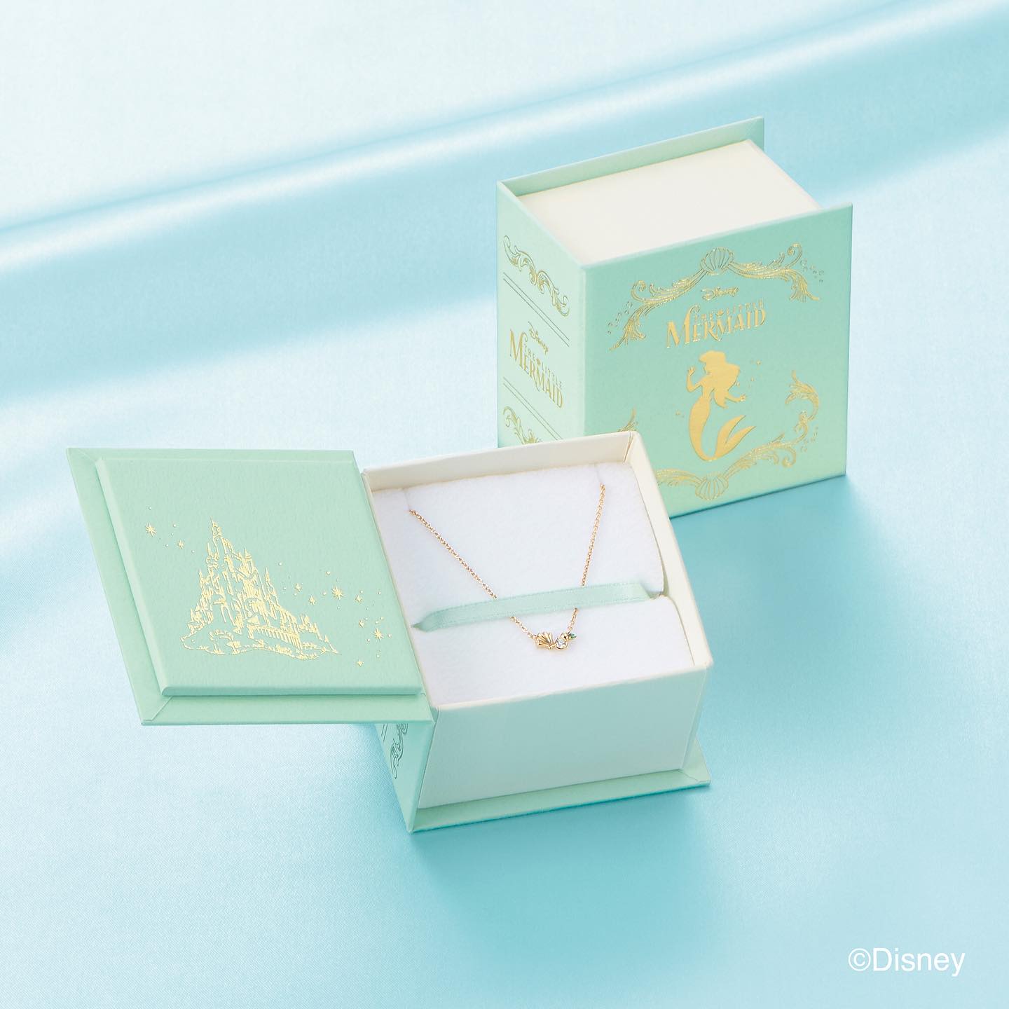 🐬ディズニー『リトルマーメイド』ブライダルコレクション🐬 〜Petit Pendant〜 リングのプラスワンやプレゼントを探されている方へ。 アリエルを思わせるカラーやモチーフのプチペンダント🐠 #ディズニー #アリエル #リトルマーメイド #海