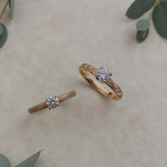 オーダーメイドリングAilesのエンゲージ🕊 Ailesのマリッジリングでも人気なミル打ち⚜️とアラベスク彫りのデザインを取り入れたエンゲージリング💍 ダイヤモンドを留める爪もデザインが選べます💎 #ブライダルリング#マリッジリング#エンゲージリング#オーダーメイドリング