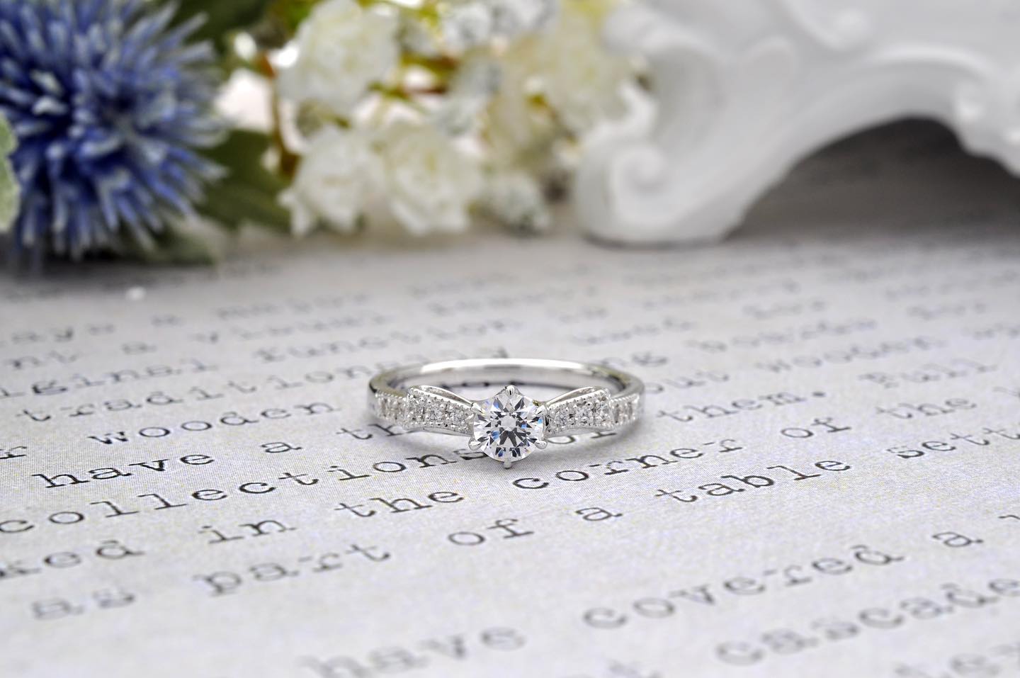 🕊Ordermade ring Le Furue🕊 「ブライダルリングを選ぶ」それは2人にとって一生に一度しかない“特別な時間”。そして“特別な想い”がそこにはある。 ふたりだけの“特別”にこだわって願いを叶える...それがLe futur。 リングの素材・幅・メレーダイヤの数をはじめ、艶やミル打ちの有無などがセレクト出来たりします。 #j結婚指輪#マリッジリング#ブライダルリング#オーダーメイドリング