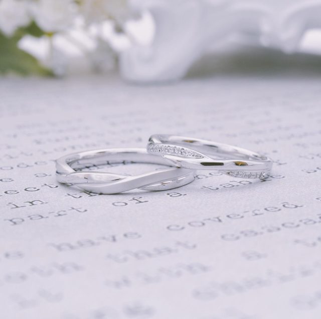 🕊Ordermade ring  Le Furue🕊  「ブライダルリングを選ぶ」それは2人にとって一生に一度しかない“特別な時間”。そして“特別な想い”がそこにはある。 ふたりだけの“特別”にこだわって願いを叶える...それがLe futur。  リングの素材・幅・メレーダイヤの数をはじめ、艶やミル打ちの有無などがセレクト出来たりします。  #j結婚指輪#マリッジリング#ブライダルリング#オーダーメイドリング