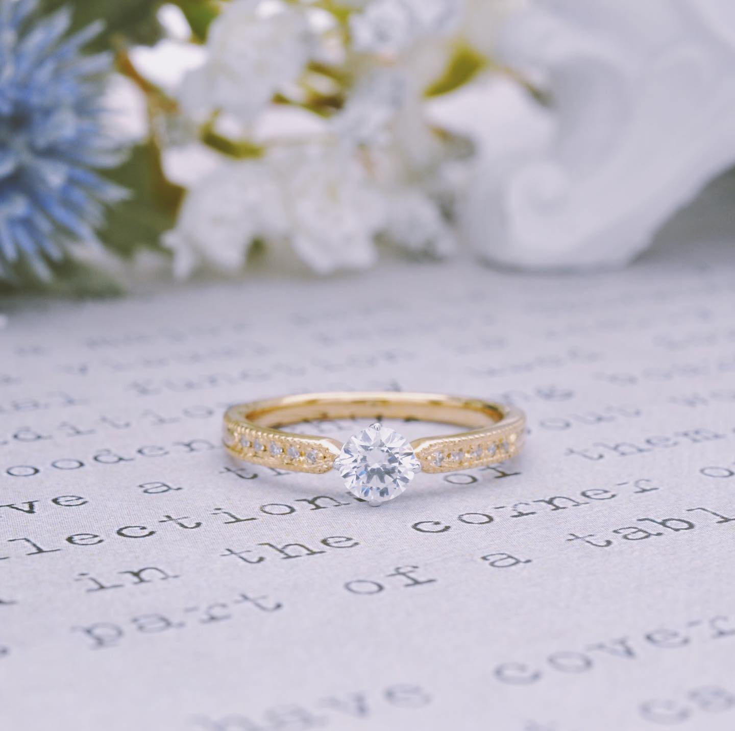 🕊Ordermade ring Le Furue🕊 「ブライダルリングを選ぶ」それは2人にとって一生に一度しかない“特別な時間”。そして“特別な想い”がそこにはある。 ふたりだけの“特別”にこだわって願いを叶える...それがLe futur。 リングの素材・幅・メレーダイヤの数をはじめ、艶やミル打ちの有無などがセレクト出来たりします。 #j結婚指輪#マリッジリング#ブライダルリング#オーダーメイドリング