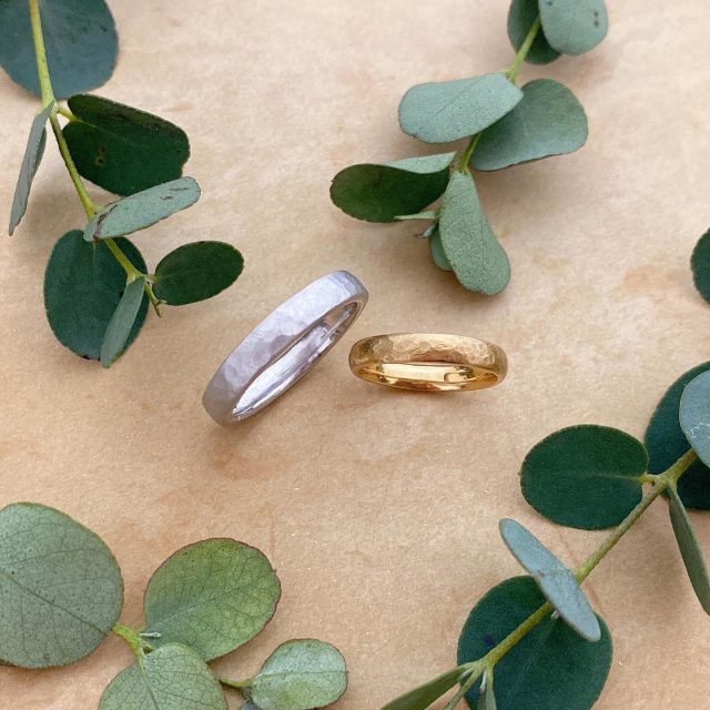 💠Ordermade ring Ailes💠  Simpleシリーズ  ヴィンテージ加工を施したマリッジリング💍 手作り感が溢れています。  シンプルですが、幅や厚みもお好きなようにアレンジができ石入れも可能なのであなたのお好みや指にフィットした仕上がりになります🍀  #結婚指輪#マリッジリング#ブライダルリング#リング#ヴィンテージ